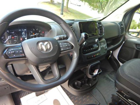 Used 2024 RAM ProMaster 2500 w/ Convenience Group image 9
