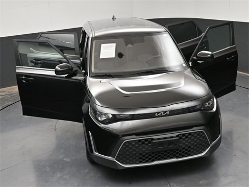 Used 2023 Kia Soul LX image 29