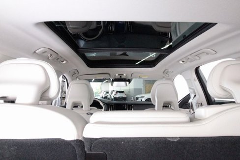 Used 2018 Volvo XC60 T5 Momentum w/ Vision Package image 39