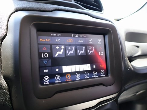 Used 2020 Jeep Renegade Altitude image 32