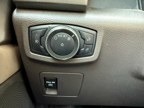Used 2020 Ford Expedition Max XLT image 11