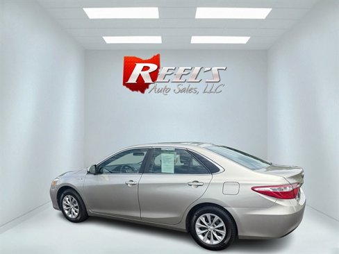 Used 2015 Toyota Camry LE image 38
