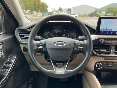 Used 2022 Ford Escape SE image 35