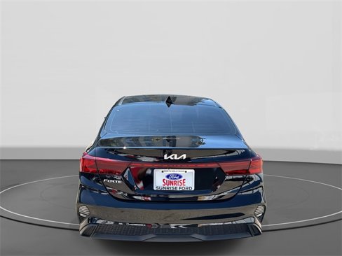 Used 2023 Kia Forte LXS image 6