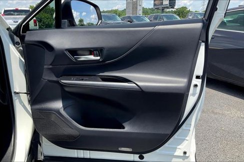 Used 2021 Toyota Venza LE w/ Carpet Mat Package (TMS) image 25