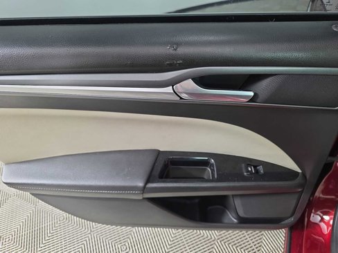 Used 2016 Ford Fusion Titanium image 25