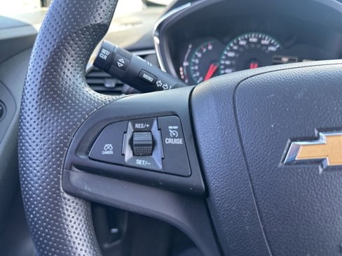 Used 2022 Chevrolet Trax LS w/ Tint and Cruise Package image 23
