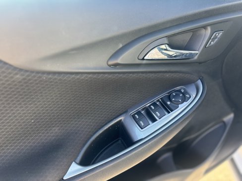 Used 2023 Chevrolet Malibu LT image 9
