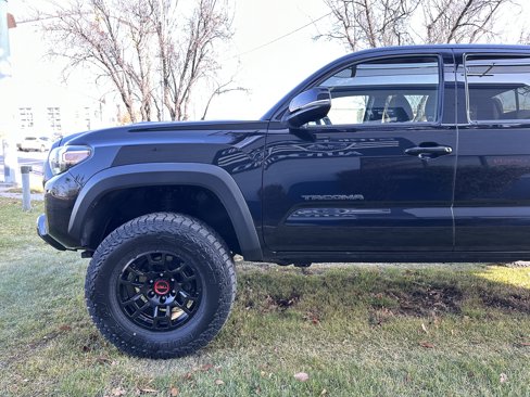 Used 2020 Toyota Tacoma TRD Off-Road image 10