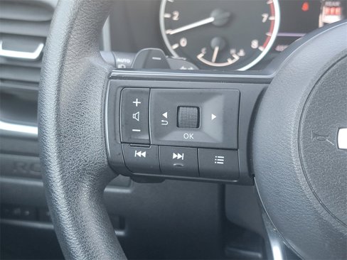 Used 2023 Nissan Rogue S image 33