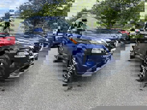 Used 2022 Nissan Rogue SV w/ SV Premium Package image 6