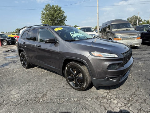 Used 2018 Jeep Cherokee Latitude w/ Altitude Package image 7