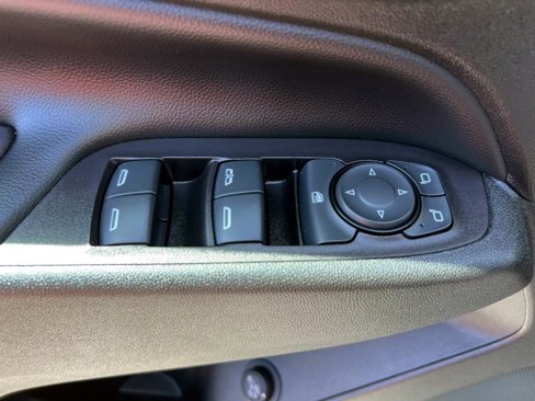Used 2020 Chevrolet Equinox LT image 16