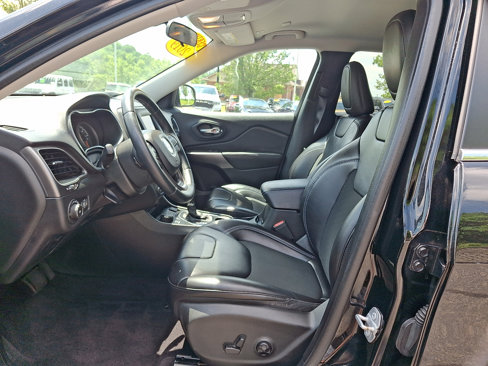 Certified 2019 Jeep Cherokee Latitude Plus image 13