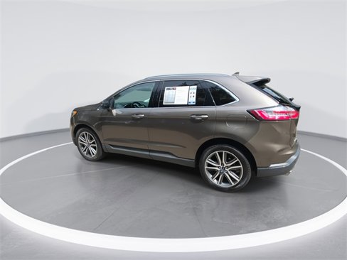 Used 2019 Ford Edge Titanium w/ Cold Weather Package image 5
