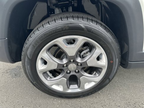 Used 2020 Jeep Compass Limited image 29