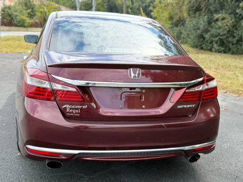 Used 2017 Honda Accord Sport image 10