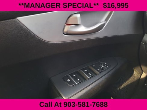 Used 2023 Kia Forte LXS image 31