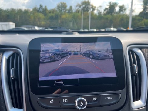 Used 2023 Chevrolet Malibu LS image 25