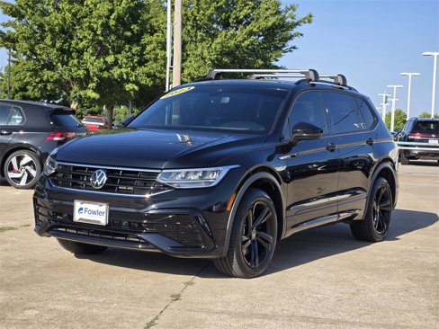 Used 2023 Volkswagen Tiguan SE R-Line image 3