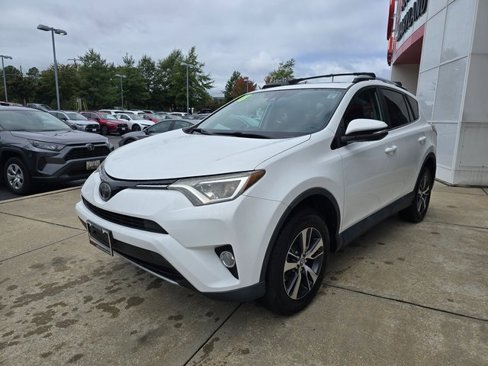 Certified 2018 Toyota RAV4 XLE image 3