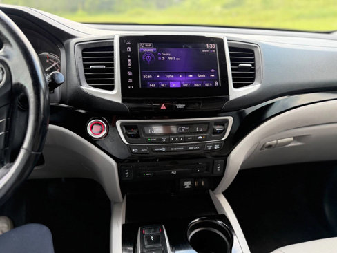 Used 2018 Honda Pilot Touring image 12