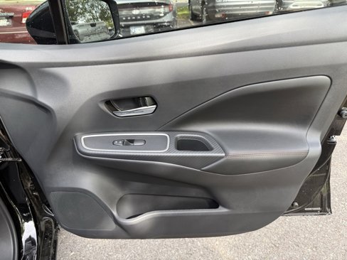 New 2025 Nissan Versa SR w/ Trunk Package image 13