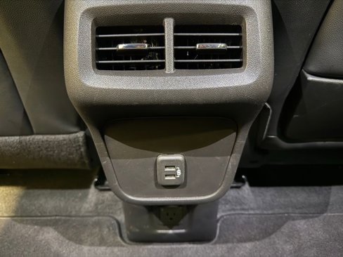 Used 2024 GMC Terrain SLT image 31