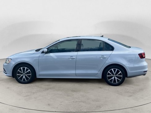 Used 2017 Volkswagen Jetta SE image 7