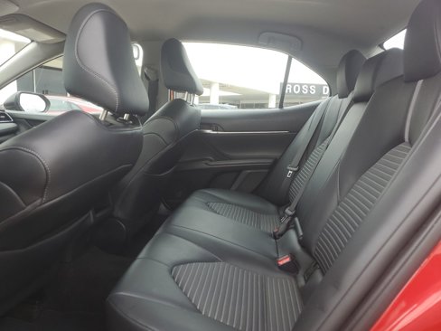 Used 2023 Toyota Camry SE image 12