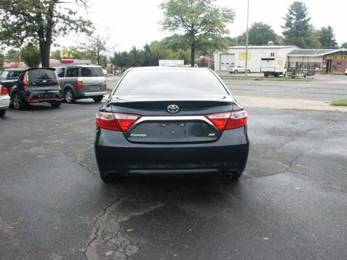 Used 2015 Toyota Camry SE image 3