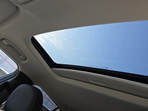 New 2026 Chevrolet Trax LT w/ Sunroof Package image 32