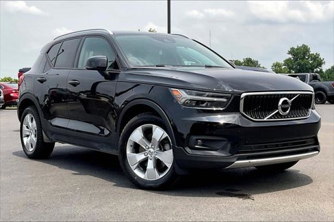 Used 2022 Volvo XC40 T5 Momentum image 31