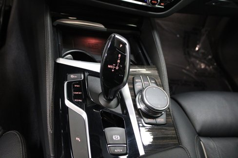 Used 2019 BMW 540i w/ M Sport Package image 34