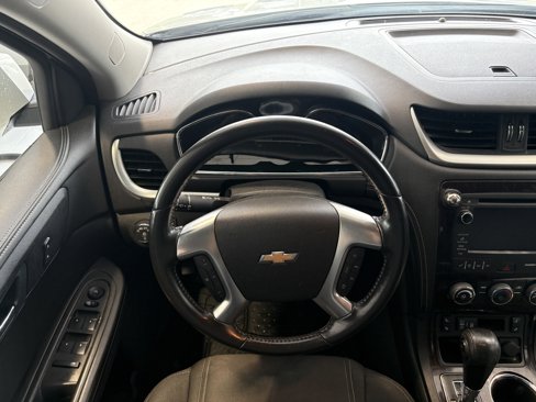 Used 2017 Chevrolet Traverse LT image 12