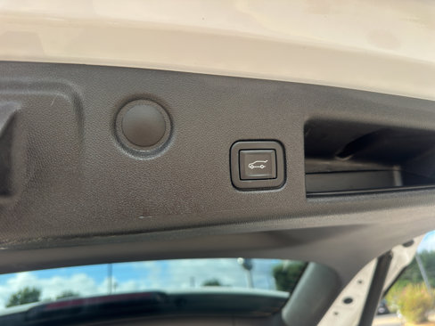 Used 2024 Chevrolet Equinox LT image 20