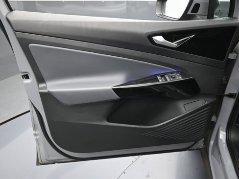 Used 2022 Volkswagen ID.4 Pro image 16