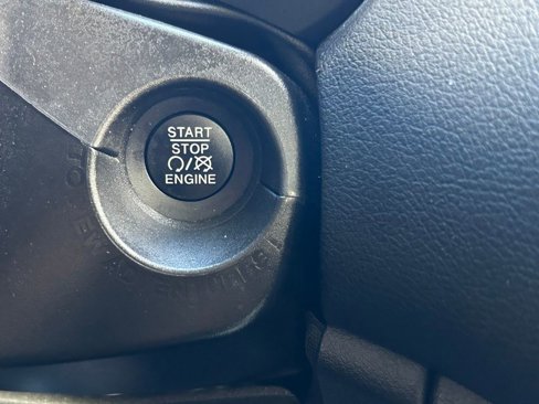 Certified 2021 Jeep Renegade Latitude image 44