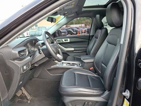 Used 2021 Ford Explorer XLT w/ Equipment Group 202A image 24