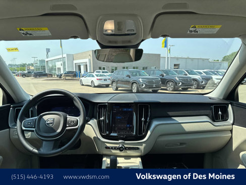 Used 2022 Volvo XC60 B5 Momentum image 10
