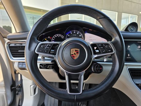 Certified 2018 Porsche Panamera 4 w/ Premium Package Plus image 33