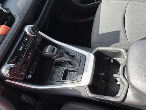 Used 2024 Toyota RAV4 XLE image 31