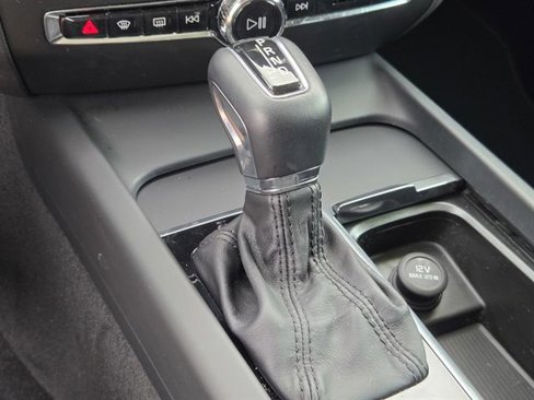 Used 2020 Volvo S60 T5 Momentum image 20