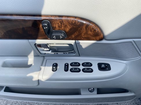 Used 2005 Mercury Grand Marquis LS image 9