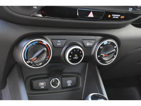 New 2025 Hyundai Venue SE image 24