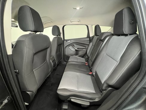 Used 2017 Ford Escape SE w/ Equipment Group 201A image 5
