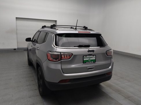 Used 2017 Jeep Compass Latitude w/ Popular Equipment Group image 5