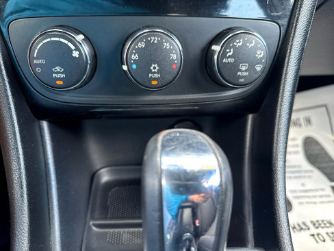 Used 2013 Chrysler 200 Touring image 20
