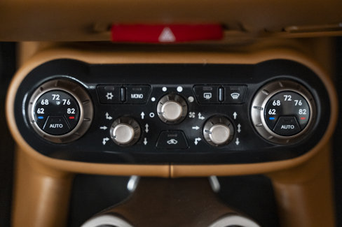 Used 2011 Ferrari California image 39