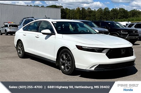 Used 2023 Honda Accord EX image 2